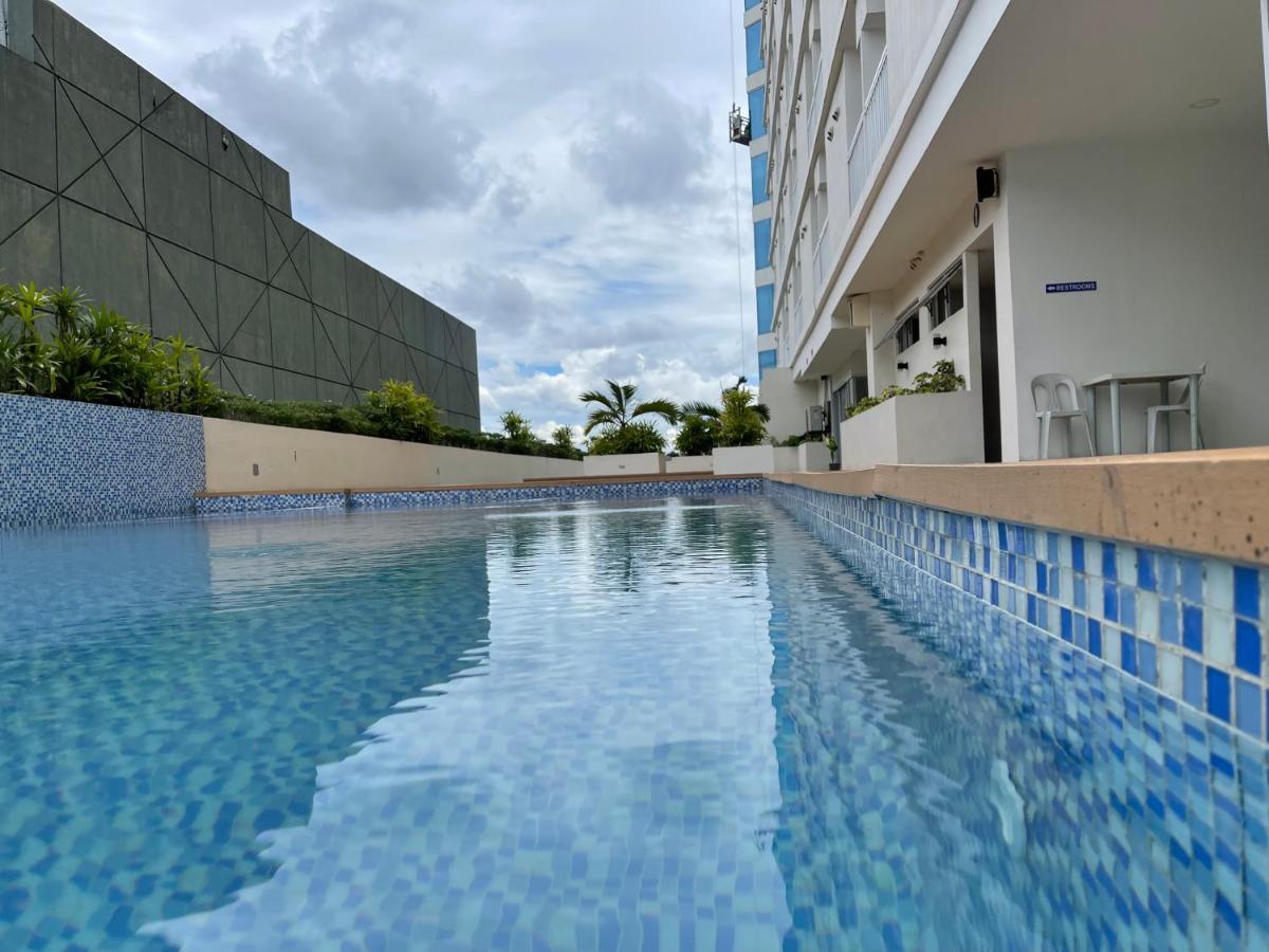 Inspiria Aparthotel Davao City Exterior foto