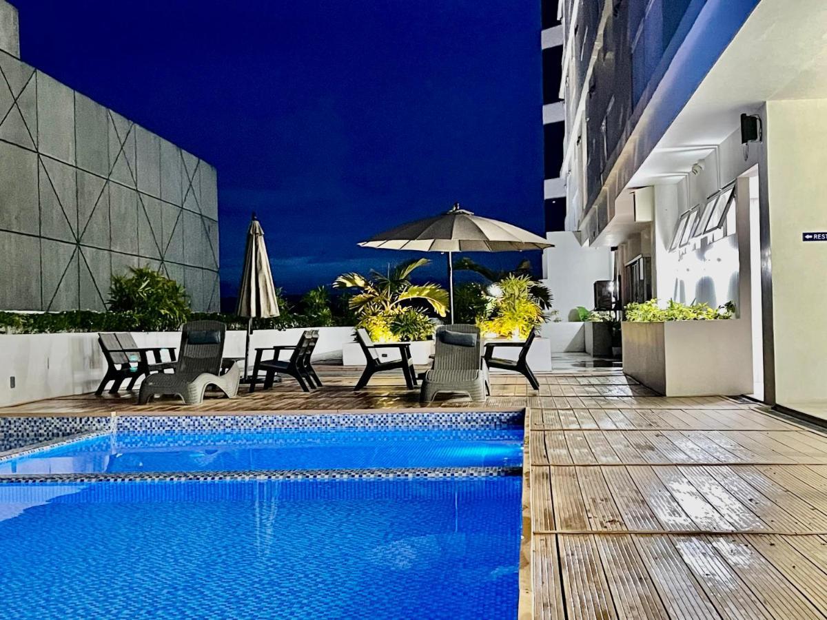 Inspiria Aparthotel Davao City Exterior foto
